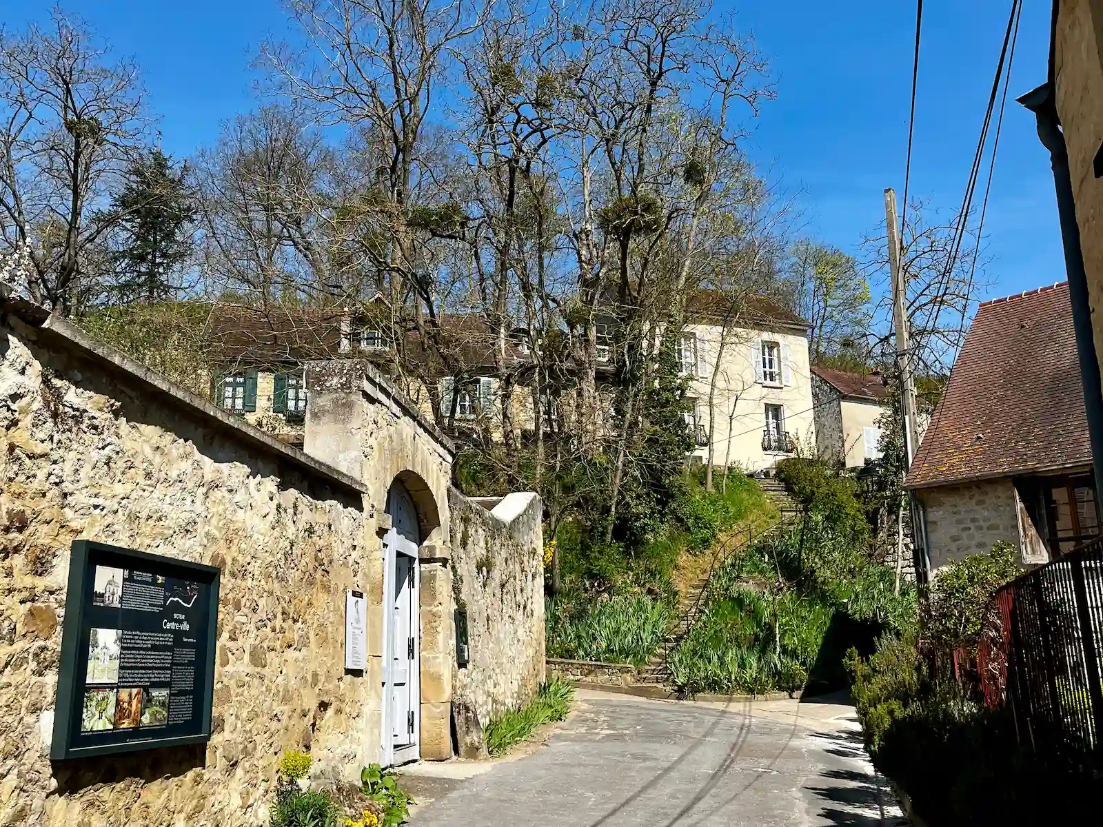 The village of Auvers-sur-Oise, as Van Gogh would have known it