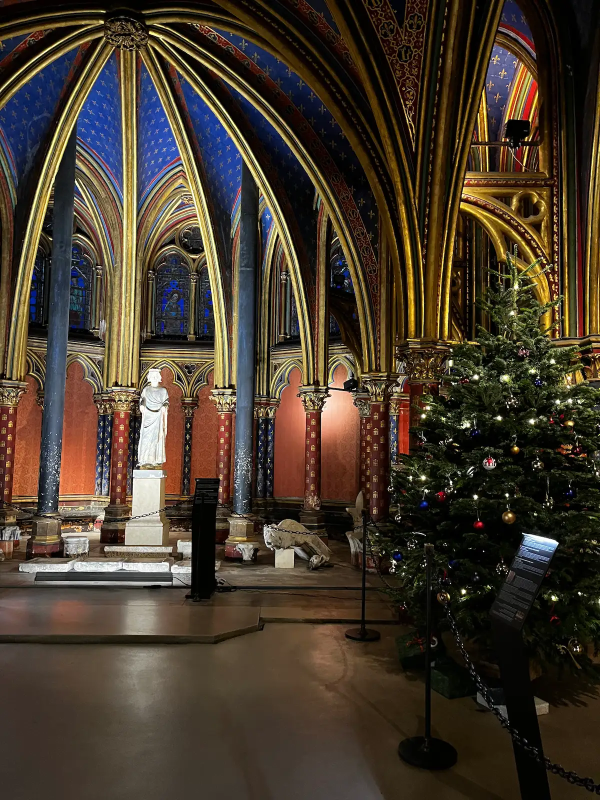 The bottom chapel of Sainte-Chapelle, Christmas time